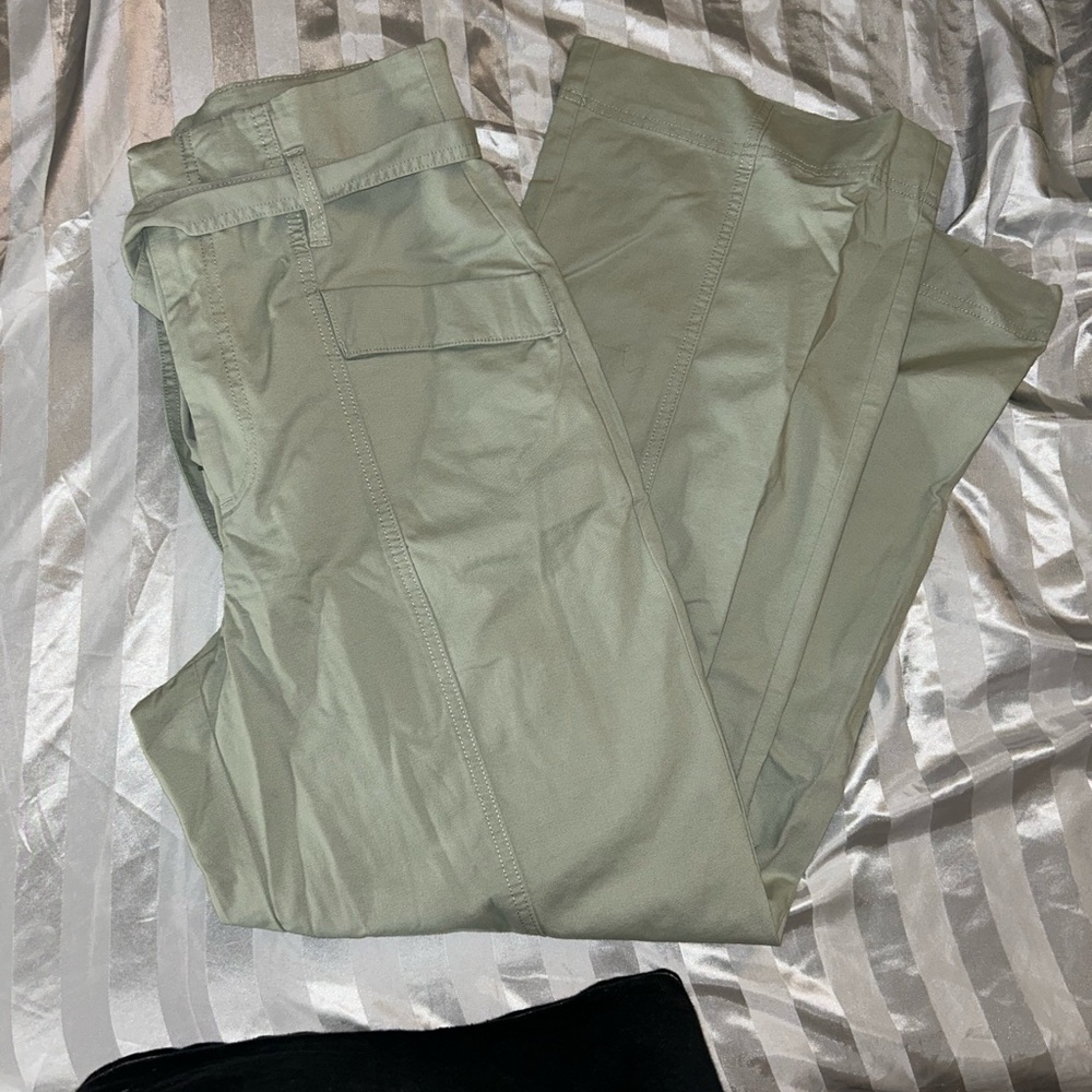 CARGO LIGHT GREEN CUTE